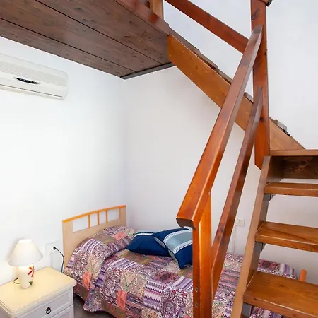 Apartment Delta 3 *